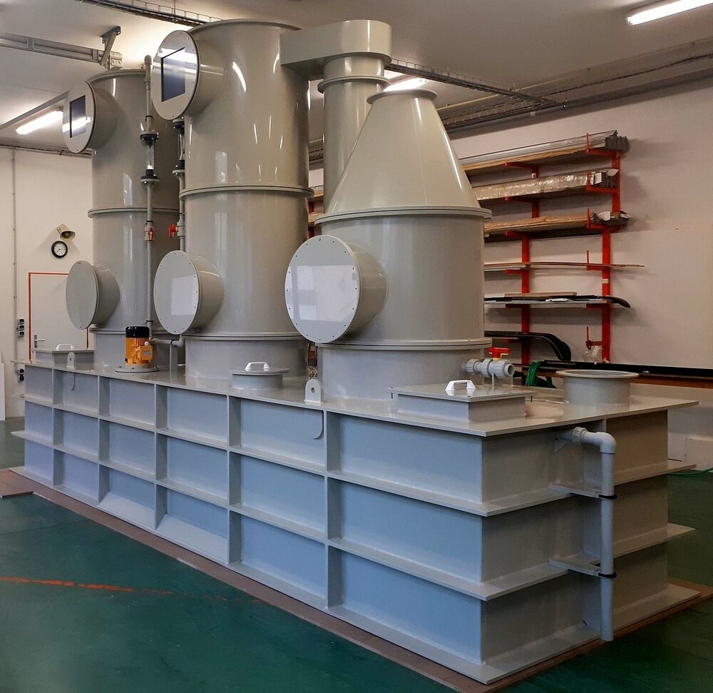 Vany a nádrže z plastů